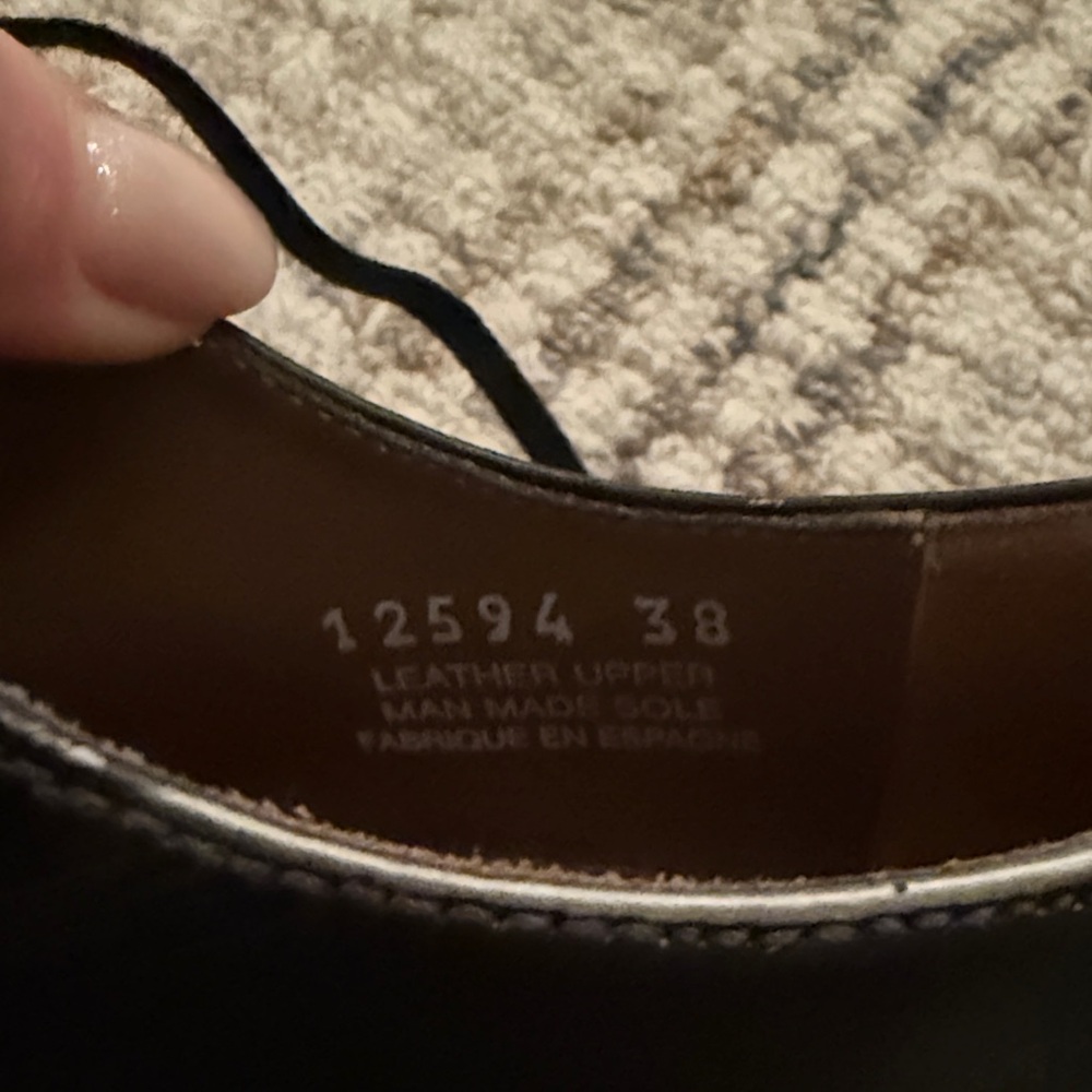Shoes - Picture 3 of 4
